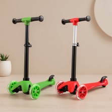 Işıklı Ayarlı Mini Scooter (2+ Yaş, 40 Kg)