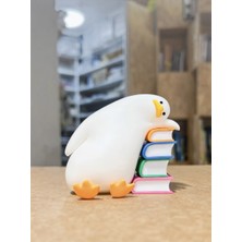 Tredo Sevimli Penguen Figürü - Masaüstü Dekoratif Kitap Okuyan Penguen