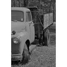 Uravas Store Independently Published Vintage B&w Chevy Truck