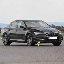 Uravas Store Sağ Sis Farı Çerçevesi Kromlu 3V0853666B Skoda Superb ile Uyumlu 2020-2023