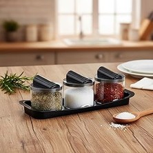 Uravas Store Deconox Favori 3'lü Lüks Baharatlık Seti - Kaşıklı ve Özel Standlı Tezgah Üstü Tuzluk, Karabiberlik ve Baharat Seti | Şeffaf ve Şık Tasarım (26CM x 9cm x 8 Cm)