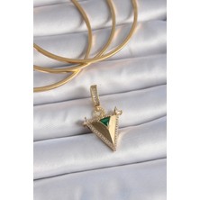Clariss Pirinç Gold Renk Zirkon Taşlı 3D Üçgen Model Ajda Charm