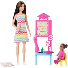 Renas Store Barbie Kariyer Oyun Setleri - Öğretmen Bebek Öğretmen Barbie, Kahverengi Saçlı Bebek, 1 Çocuk Figürü ve Öğretim Aksesuarları JCR76