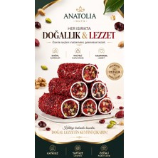 Anatolia Nuts Kırmızı Meyveli Antep Fıstıklı Fitil Lokum – Bol Kuruyemişli Sarma Lokum
