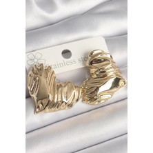 Pirinç Gold Renk Işlemeli Kalp Model Kadın Küpe