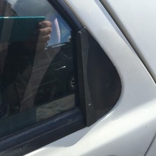 Ford Fiesta 98 arka kelebek cam üçgen dış köşebentleri sol- K0327