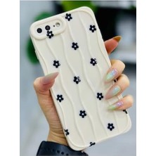 Iphone 7 Plus ve 8 Plus ile Uyumlu Siyah Papatya Baskılı Lansman Silikon Kılıf