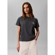 Calvin Klein Jeans Mavi Kadın Bisiklet Yaka Logo Baskılı T-Shirt LV047G826GCEG