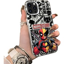 HONTINGA iPhone 14 Pro Max ile Uyumlu Kılıf Silikon Kenar Sert Arka Kamera Koruyucu Basitlik Anti Düşme Kamera Korumalı Marvel Desen Couple Telefon Kılıfı Kadın ve Erkek Için Uygundur K1-1903