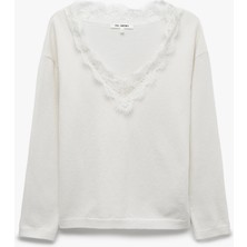 Koton Dantel Detaylı Regular Fit V Yaka Uzun Kollu Triko Kazak