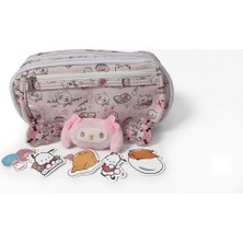 Gökyüzü Işığı My Melody Temalı Çok Bölmeli Kalemlik Seti-Peluş Rozetler ve Sticker Hediyeli