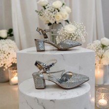Fiyra 7012 Gümüş Simli Taşlı Kalın Kare Topuk Abiye Stiletto Ayakkabı