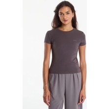 Guess Lotus Kadın Aktif Slim Fit T-Shirt