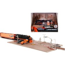 Duca Store Jada Toys Hızlı ve Öfkeli Tren Sahnesi - Diorama 2 Nano Model Araba (Dodge Charger ve Toyota Supra), Tren ve Hızlı ve Öfkeli Filminin Final Yarış Sahnesi Için Aksesuarlar Dahil, 8 Yaş ve Üzeri