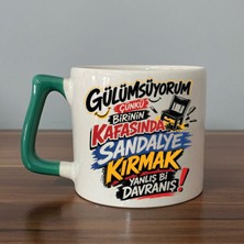 Mor Mürekkep Gülümsüyorum Çünkü Insanların Kafasında Yeşil Kulplu Prime Mizahi Hediyesi Bardak Kupa Fincan Mug