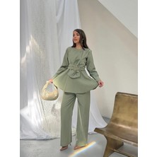 Hatun Atila Kadın Gold Tokalı Fiyonk Detaylı Peplum Bluz Bol Paça Pantolonlu Takım 3152 -