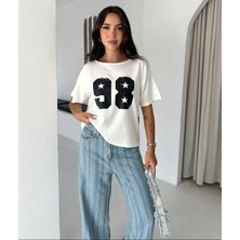 Budan Export Kadın 98 Yıldız Baskılı Kayık Yaka Düşük Omuz Kısa Kol Rahat Kalıp Yazlık T-Shirt
