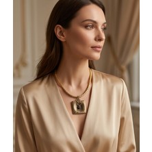 Dilhan Atlay Madalyon, Choker Kolye