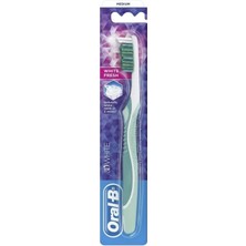 Kazan Hobi Oral-B Diş Fırçası 3 Boyutlu Beyazlık Ferah Nefes 40 Orta