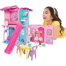 Kazan Hobi Barbie Chelsea Oyuncak Bebek Evi, 15'ten Fazla Aksesuar Içeren +43 x +33 Cm'e Kadar Genişleyebilen Açılır Ev, 5 Oyun Alanı ve Kaydırak, Küçük Bebek ve Köpek Figürü, JFW49