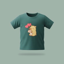 Çocuk Capybara Send Love Desenli Baskılı Tişört %100 Pamuk Süprem Kumaş - Yeşil