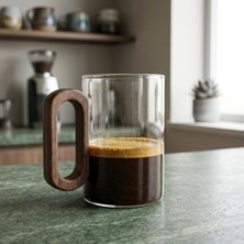 Sidelya Aksesuar 1 Adet Akasya Ahşap Kulplu Borosilikat Cam Kupa - 220 Ml, 300 ml ve 400 ml Boy Seçenekleriyle, Isıya Dayanıklı Düz ve Çizgili Tasarım Lüks Kahve, Çay ve Espresso Bardağı (Düz 300 Ml)