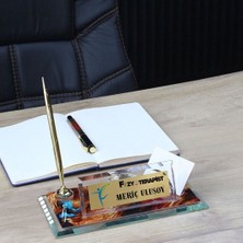 Çılgıntrend Kişiye Özel Fizyoterapist Logolu Kristal Masa Üstü Isimlik - Saatli Kalemli Lüks Doktor Hediyesi