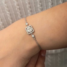 Tienda Elegante Gümüş Kare Baget Taşlı Kadın Bileklik