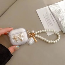 Zebana ZB-AP11 Airpods 4. Nesil Fiyonk Detaylı + Inci Bileklik Charm Askılı Kılıf Şeffaf