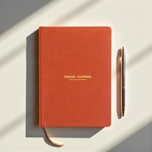 Odea Fark Tanıtım Travel Journal – Sert Kapaklı Seyahat Günlüğü, A5 Boyutunda, Planlama & Anı Alanı – Anı Defteri (Kiremit)