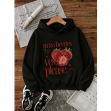 Oksit Sw Strawberries Yes, Please." Ön Baskılı Renkli Kadın Kapüşonlu Sweatshirt