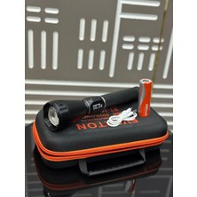 RT-260 60W 6000 Lümen Zoomlu Şarjlı El Feneri – Taşıma Çantalı, USB Şarjlı, 2600 Mah Pil Dahil