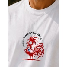 Qmen Style Unisex Beyaz Oversize Baskılı T-Shirt Espirili Horoz Baskılı %100 Pamuk