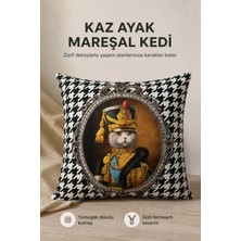 Kaz Ayak Mareşal Kedi
