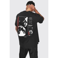 Tarzsokak Siyah Uzay Sırt Baskılı Bisiklet Yaka Oversize T-Shirt