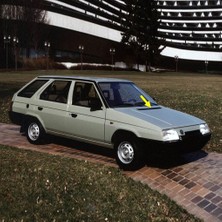 VASS41 Motor Kaput Üstü Plastik Çıta 115762140 Skoda Forman ile Uyumlu 1988-1995