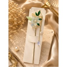 Yiora Premium Seri Gold Metal Gövde Çiçek, Zincir ve Inci Detaylı Fransız Çubuk Topuz Tokası 18CM