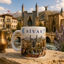 Mergen Craft & Studio Sivas Temalı Baskılı Porselen Kupa | Iki Minareli Medrese, Kongre Binası, Divriği Ulu Camii, Kangal Köpeği ve Aşık Veysel Manzaralı Koleksiyonluk Kahve ve Çay Kupası | Özel Tasarım Bardak