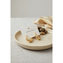 DMR Elegance 316L Çelik Gold Renk Kıvrımlı Halka Model Küpe