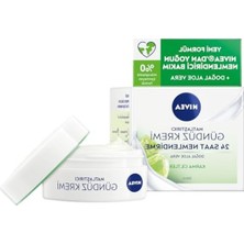 Esranın Dünyası Matlaştırıcı Gündüz Yüz Bakım Kremi, 50 Ml, SPF15 ile Koruma