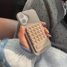Belirtilmemiş Dikdörtgen Vantuzlu Telefon Tutucu Stand Olabilen Pop-It Telefon Tutacağı Taşınabilir Silikon Yumuşak Telefon Standı Geniş Kullanım Alanı (Beyaz)