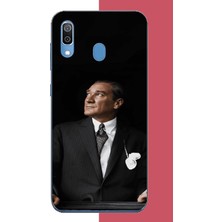 Aksesuarist Samsung Galaxy A20-A30 Uyumlu Kürsüden Bakan Atatürk Baskılı Silikon Kılıf