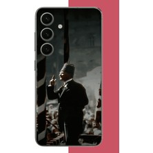 Aksesuarist Samsung Galaxy S24 Uyumlu Halka Seslenen Atatürk Baskılı Silikon Kılıf