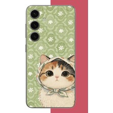 Aksesuarist Samsung Galaxy S24 Uyumlu Yeşil Fularlı Kedi Baskılı Silikon Kılıf