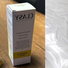 Frefly Store Niasinamid ve Alpha Arbutin Içeren Leke Karşıtı Aydınlatıcı Yüz Serumu - 50ML