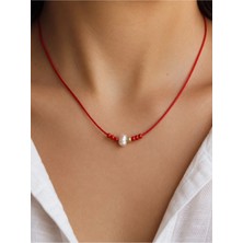 Femenino Barok Inci Görünümlü Dorika Detaylı Kırmızı Ip Choker Kolye