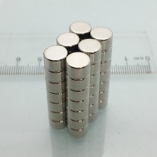 By Manyetik 50 Adet 8 x 5 mm Yuvarlak Güçlü Neodyum Mıknatıs Çap 8 mm Kalınlık 5 mm