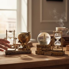 Keyfim Shop Kişiye Özel Dekoratif Vintage Kum Saati ve Dünya Küresi Biblo Seti – Şık Masaüstü Ev ve Ofis Dekoru