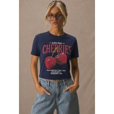 Tarz Cool Kadın Cherry Baskılı Crop Tişört Relax Kalıp Bisiklet Yaka %100 Pamuk Süprem Kısa Kollu T-Shirt