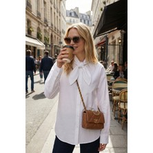 Lela Pamuklu Relaxed Fit Fiyonk Detaylı Yaka Gömlek Bayan Gömlek 6925407